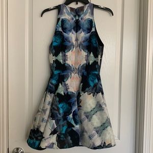 KEEPSAKE the Label. The Echo Dress in Geo Floral Print. Size Small.